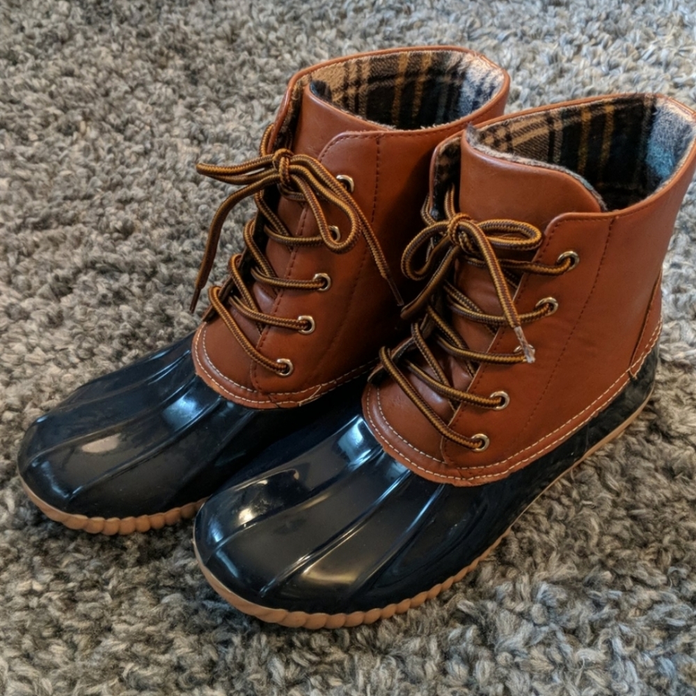 TWISTED LADIES DUCK BOOTS
